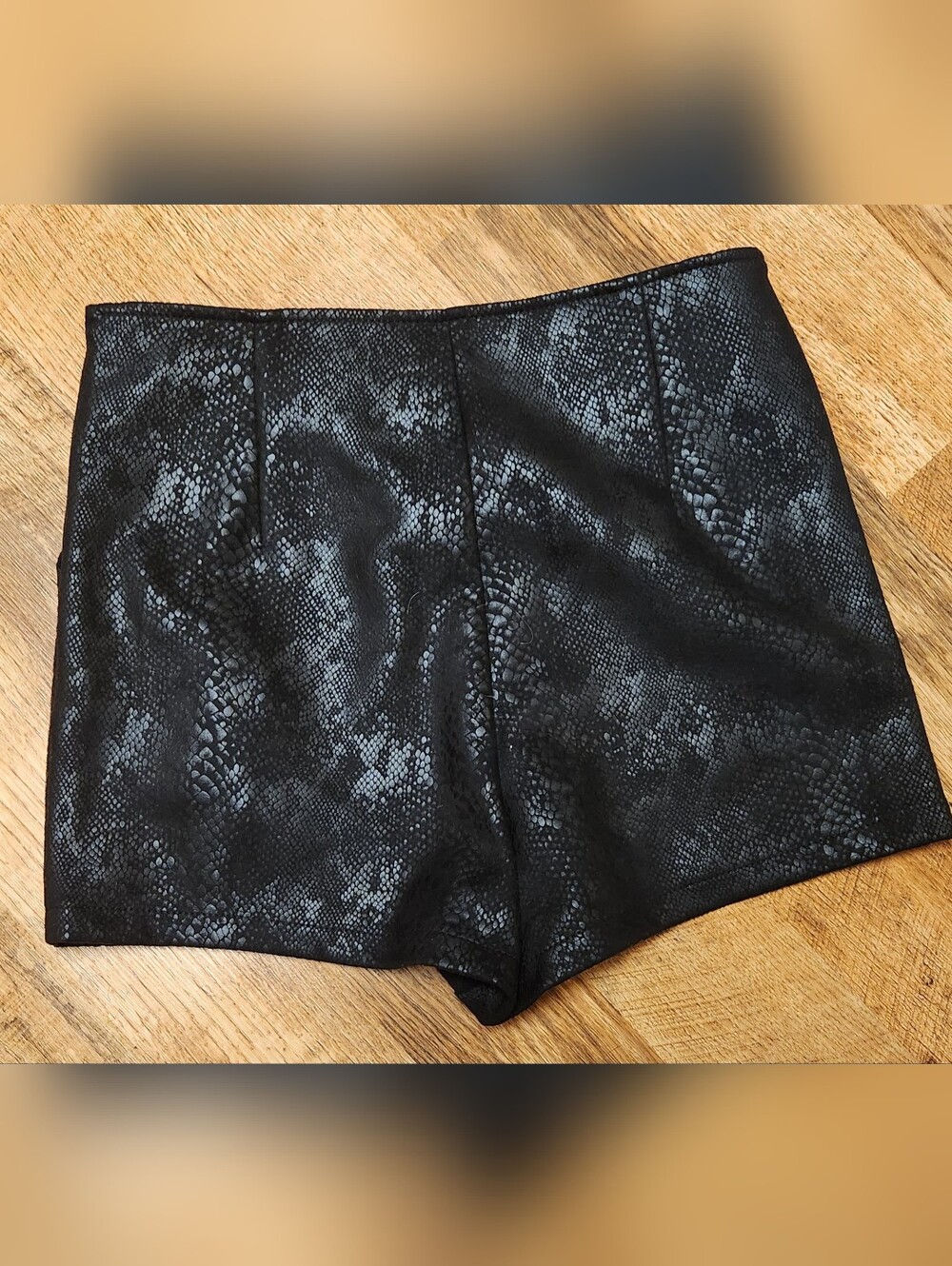 Black Snake-Embossed High-Waist Women's Shorts, Size S